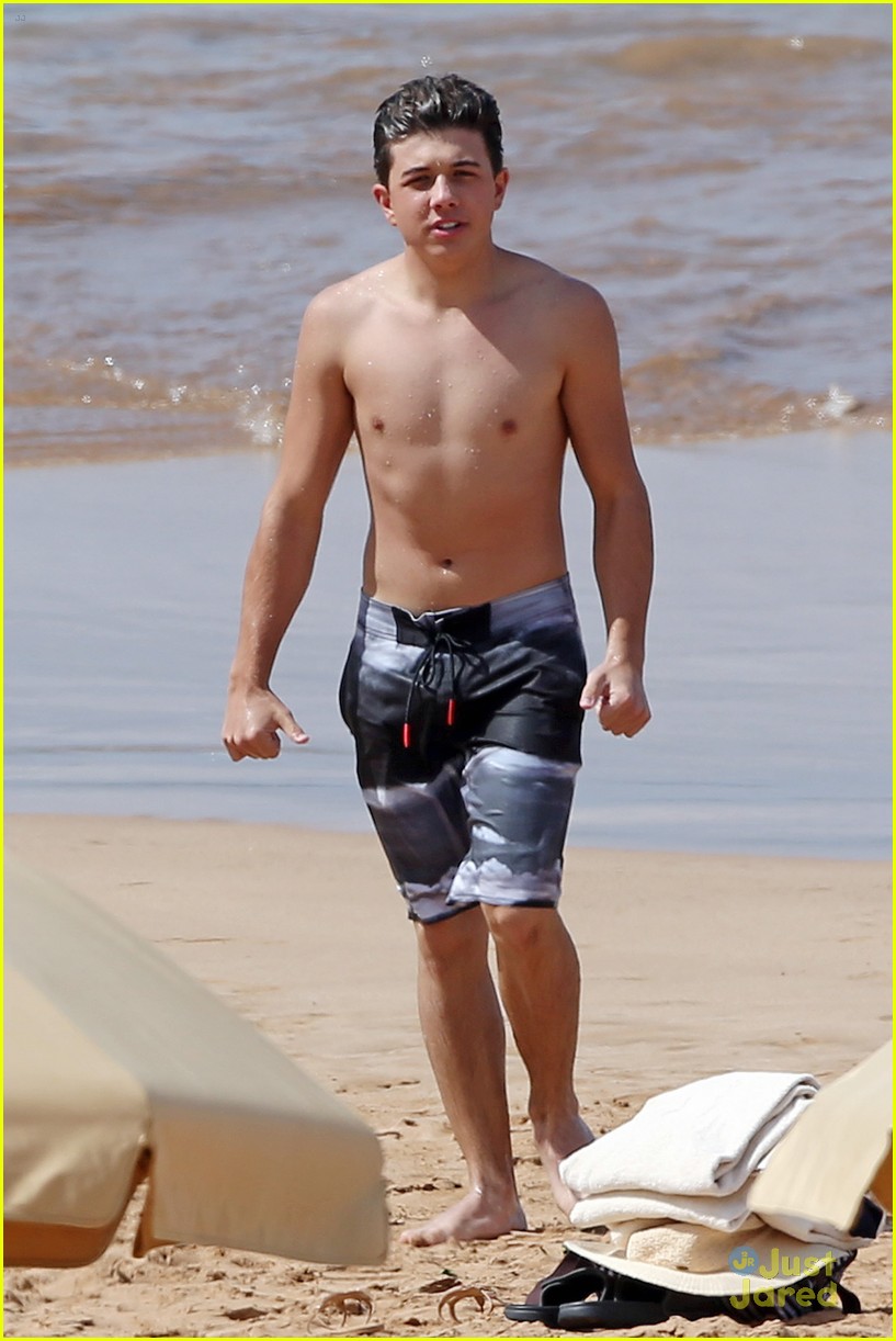 General picture of Bradley Steven Perry - Photo 240 of 980. 