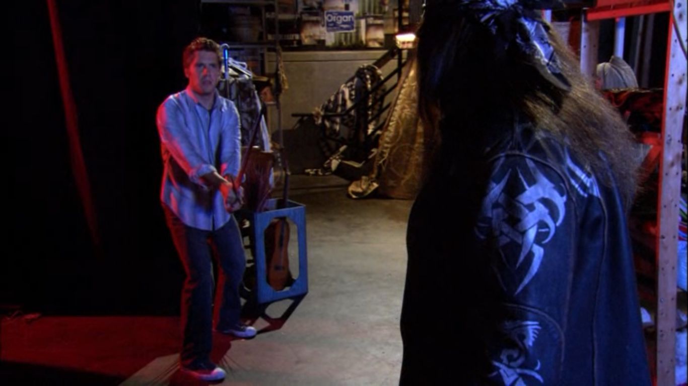 Bret Harrison in Reaper, episode: Magic