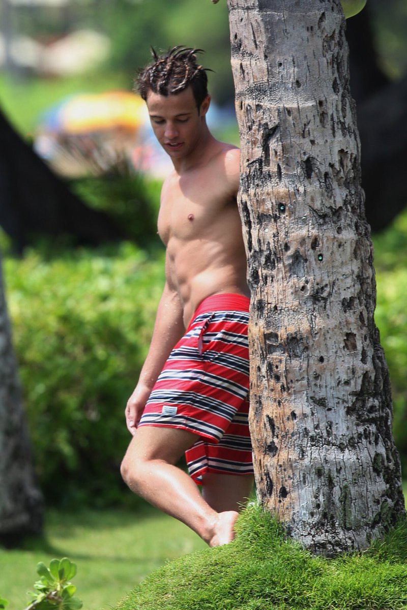 General photo of Cameron Dallas