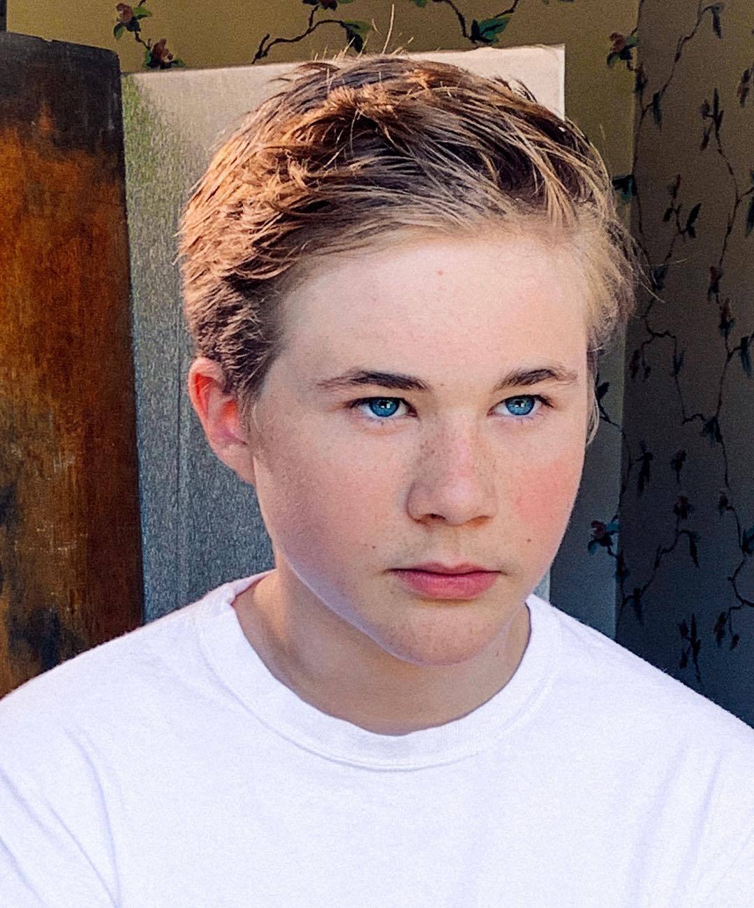 Picture of Casey Simpson in General Pictures - casey-simpson-1551397266