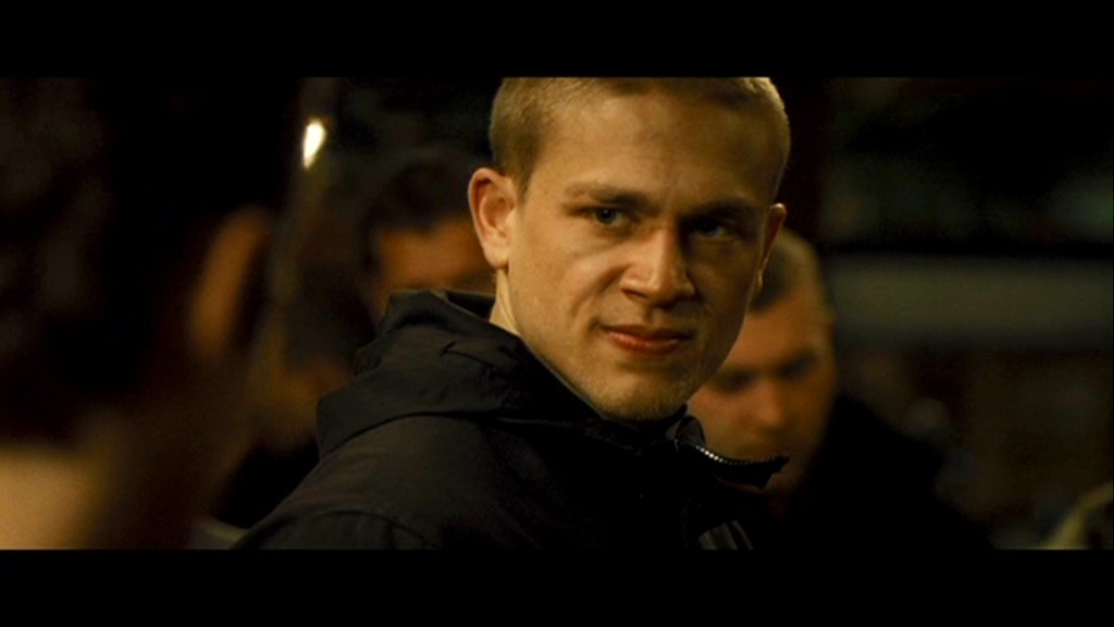 Charlie Hunnam in Hooligans