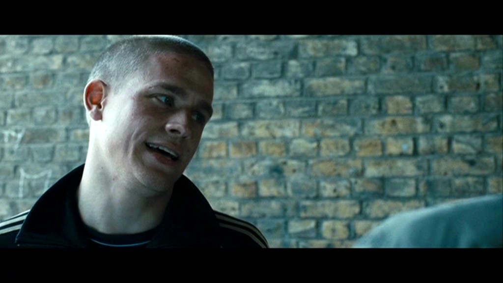 Charlie Hunnam in Hooligans