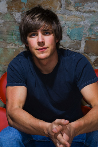 General photo of Chris Lowell