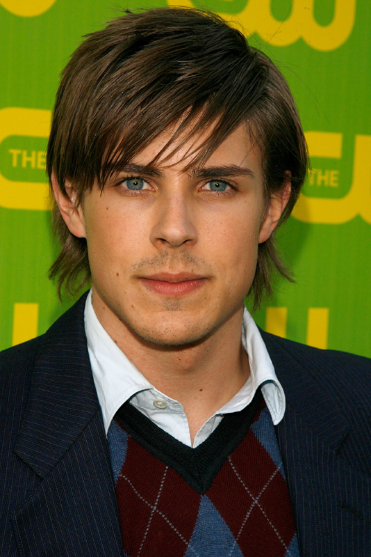 General photo of Chris Lowell