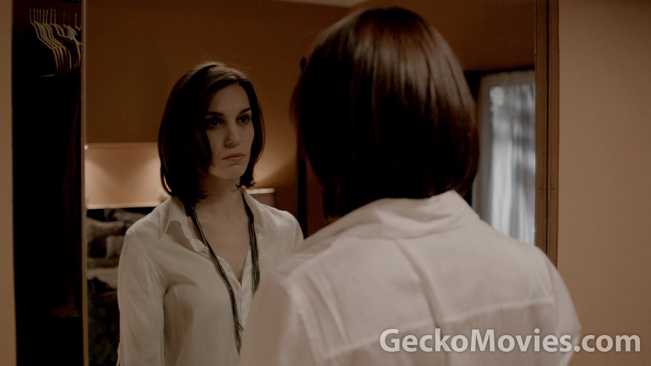 Christy Carlson Romano in Mirrors 2