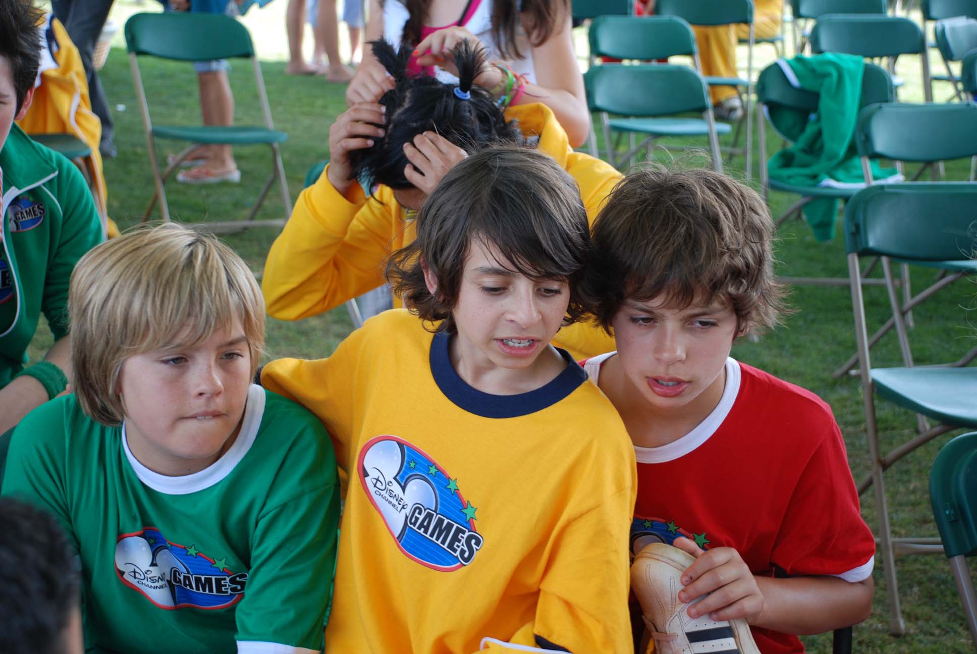 Cole & Dylan Sprouse in Disney Channel Games 2008