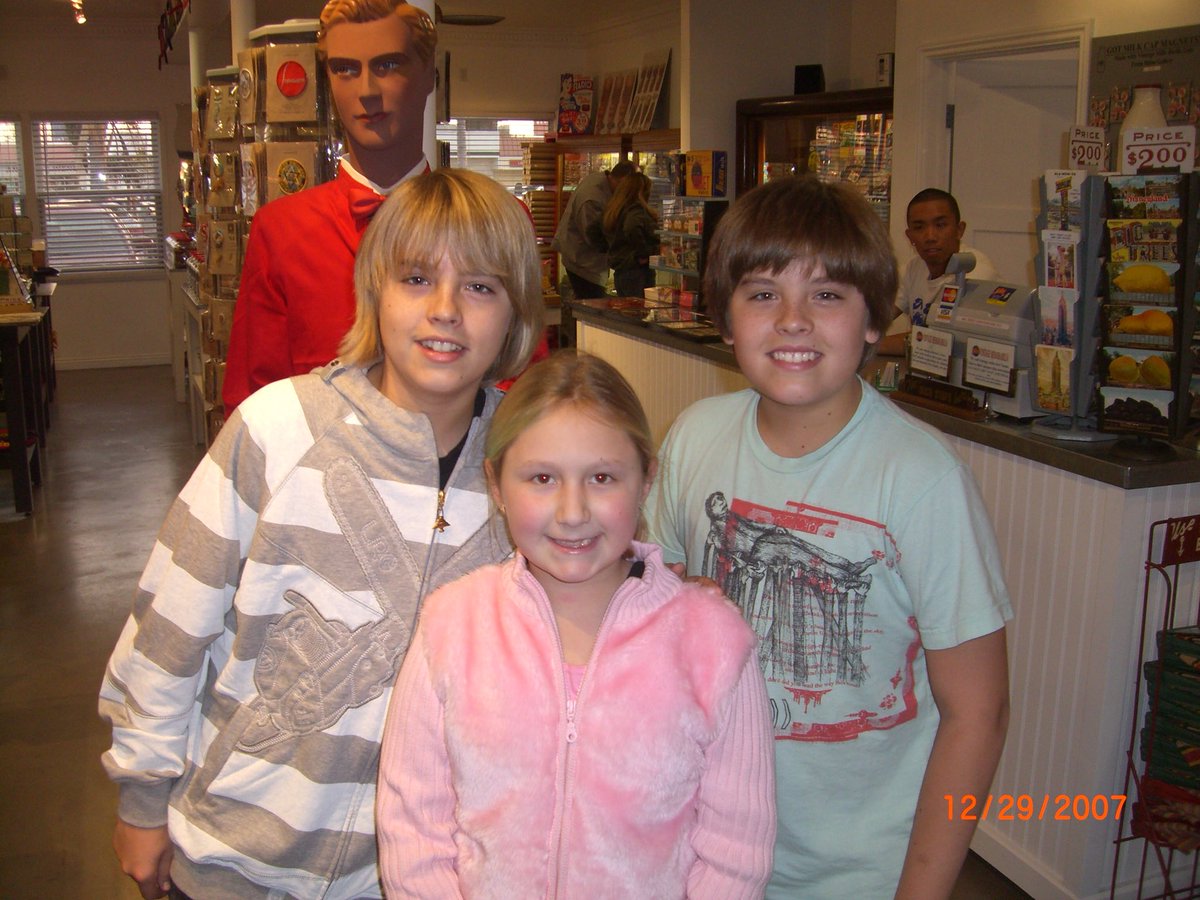 General photo of Cole & Dylan Sprouse