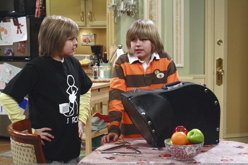 General picture of Cole & Dylan Sprouse - Photo 1254 of 2268. 