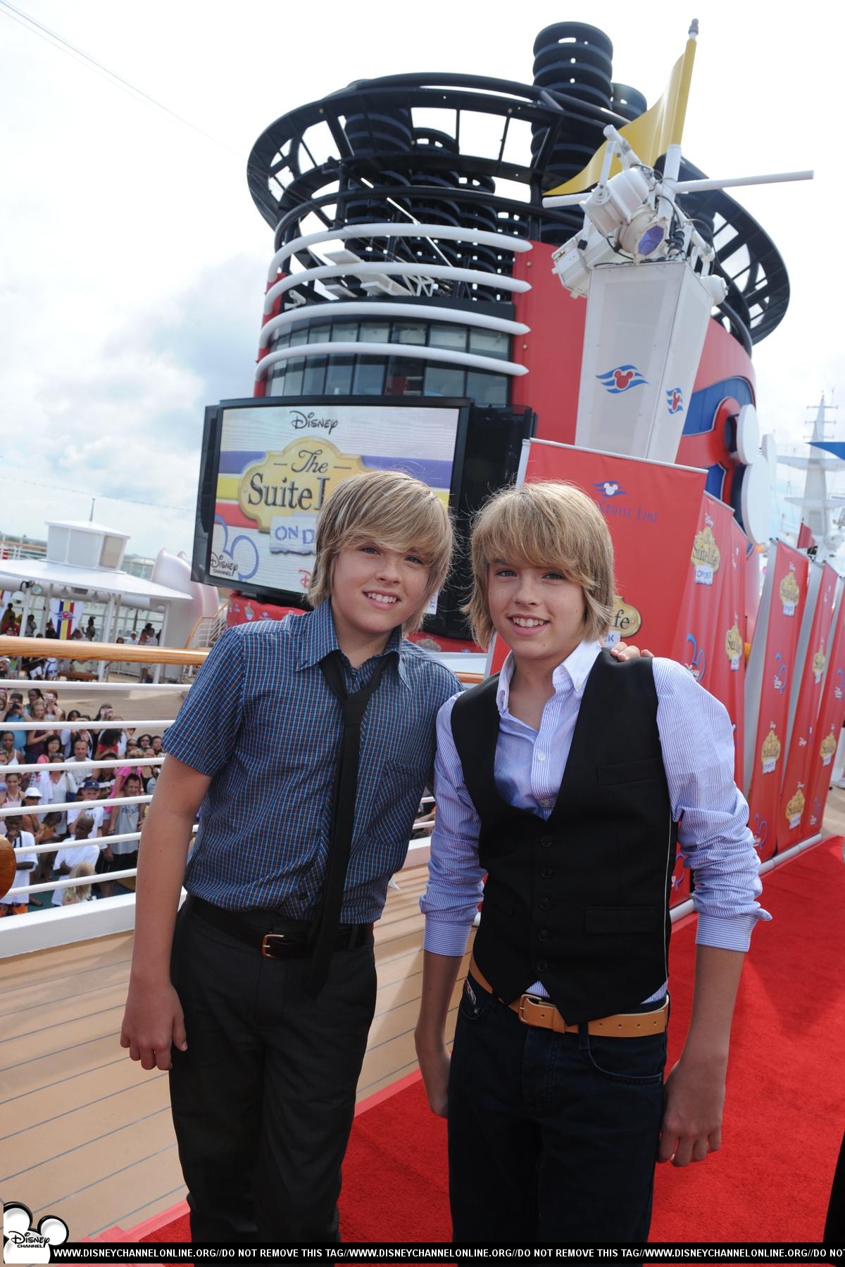 General photo of Cole & Dylan Sprouse