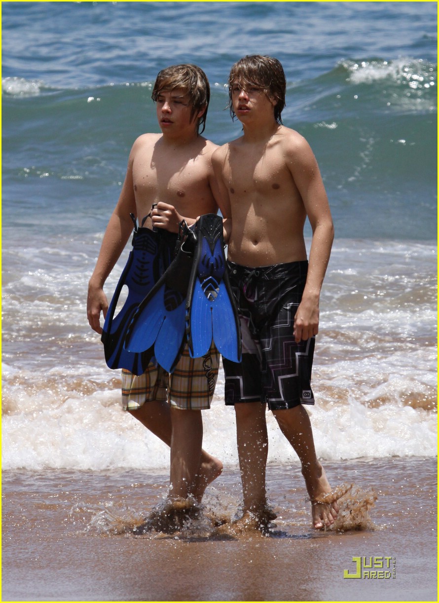 General photo of Cole & Dylan Sprouse