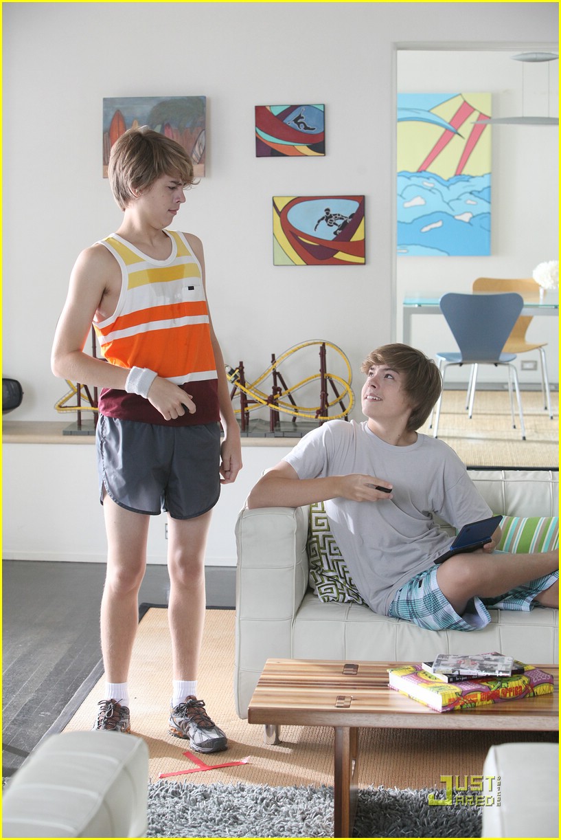 General photo of Cole & Dylan Sprouse