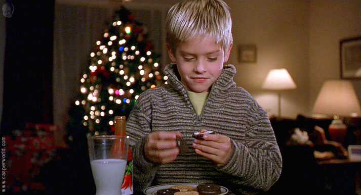 Cole & Dylan Sprouse in I Saw Mommy Kissing Santa Claus