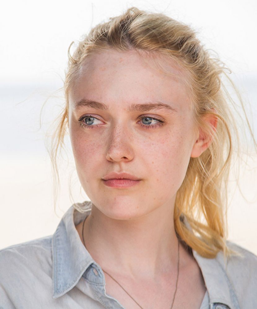 Dakota Fanning in Very Good Girls