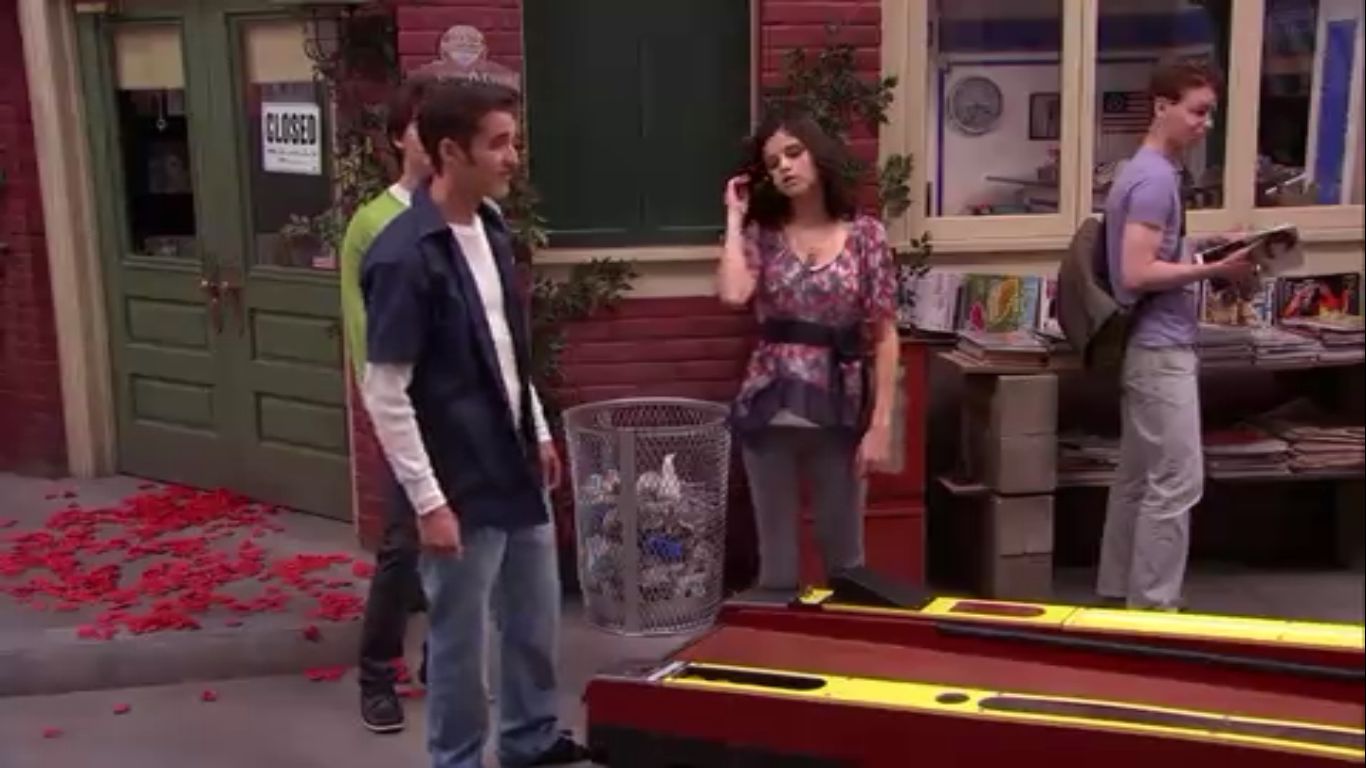 Daniel Samonas in Wizards of Waverly Place, episode: Journey to the Center of the Mason