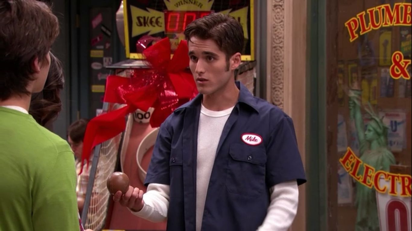 Daniel Samonas in Wizards of Waverly Place, episode: Journey to the Center of the Mason