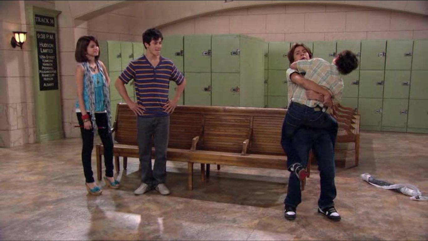 David Henrie in Wizards of Waverly Place, episode: Monster Hunter