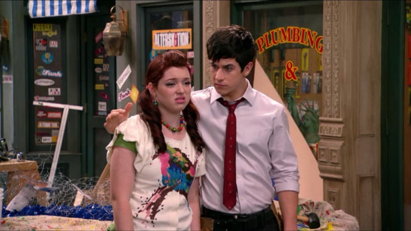 David Henrie in Wizards of Waverly Place, episode: Third Wheel