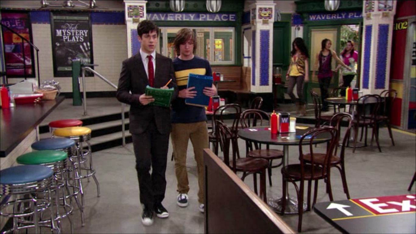 David Henrie in Wizards of Waverly Place, episode: Third Wheel