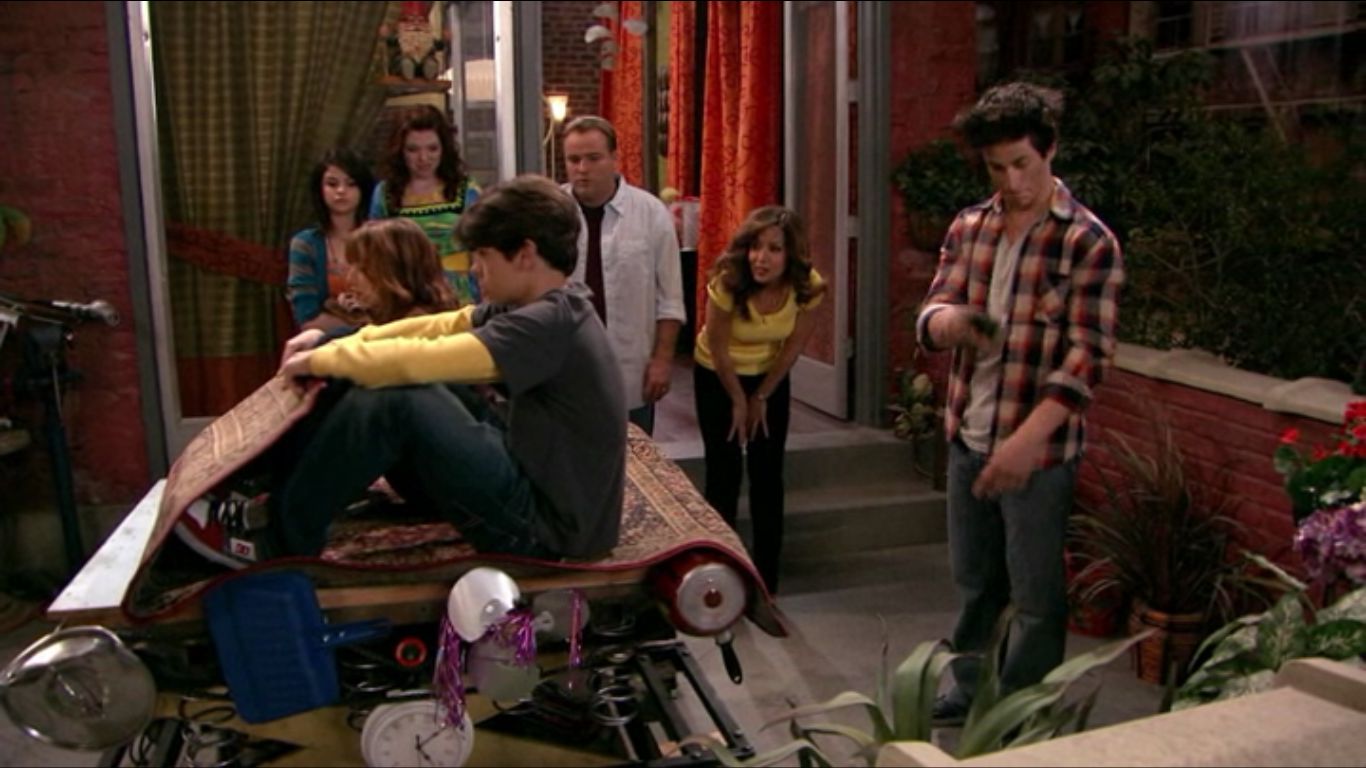 David Henrie in Wizards of Waverly Place, episode: Max's Secret Girlfriend