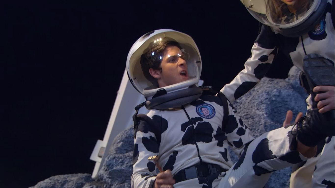 David Henrie in Wizards of Waverly Place, episode: Wizards Vs. Asteroid