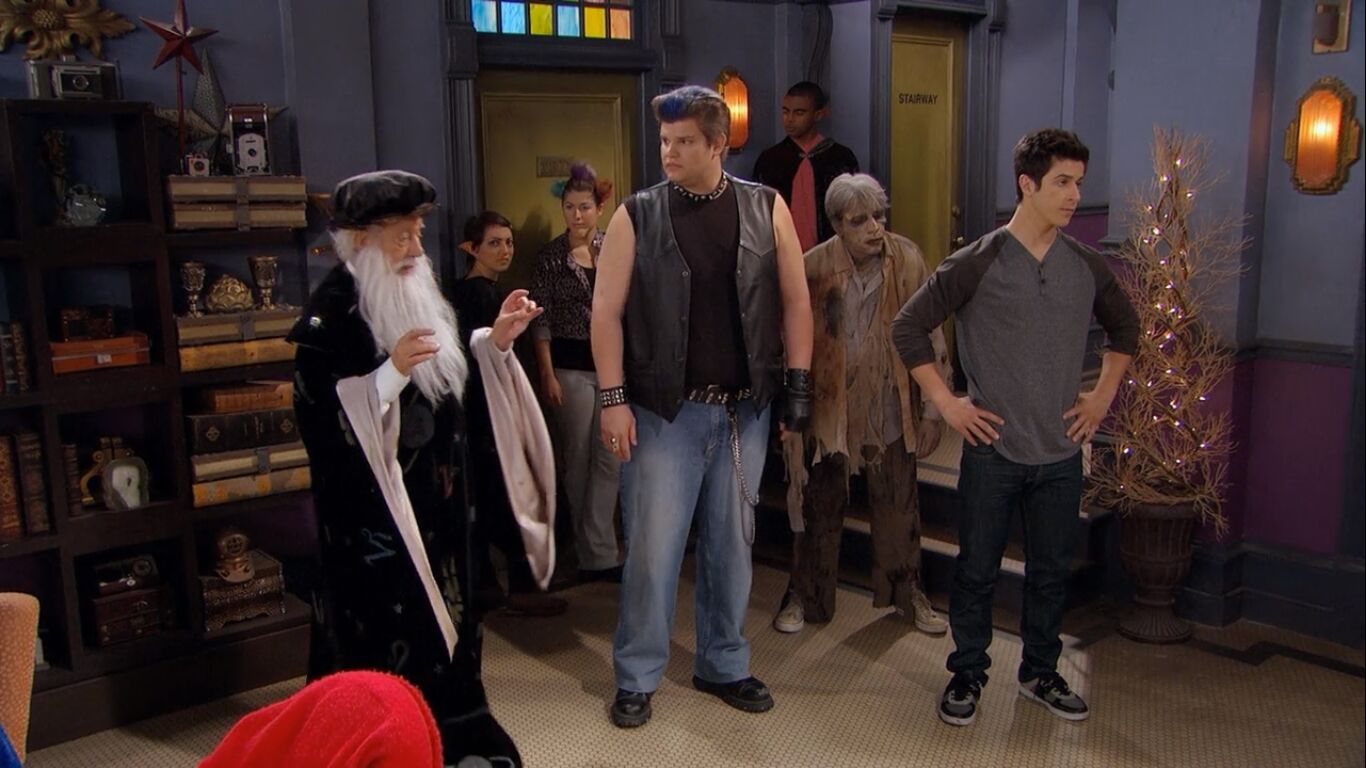 David Henrie in Wizards of Waverly Place, episode: Get Along, Little Zombie