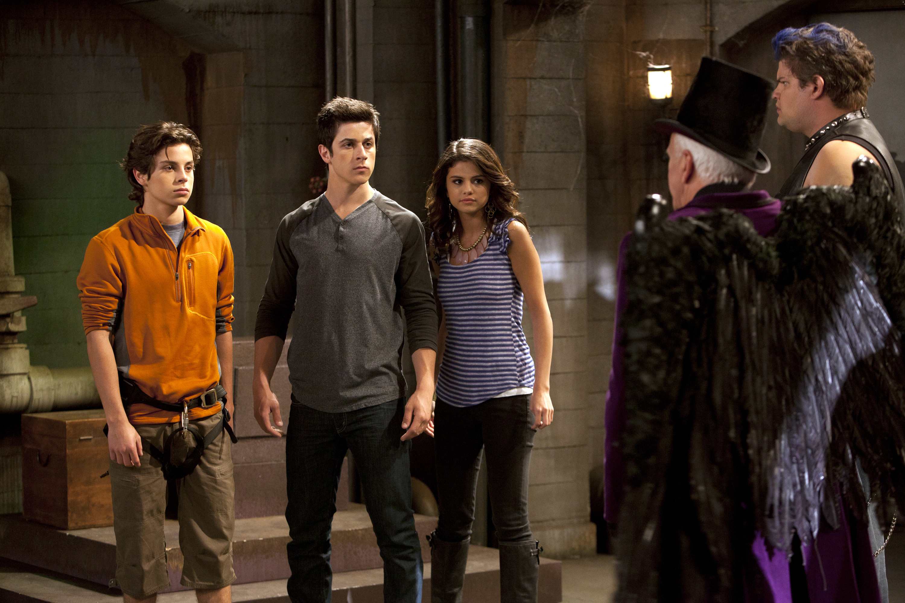 David Henrie in Wizards of Waverly Place (Season 4)