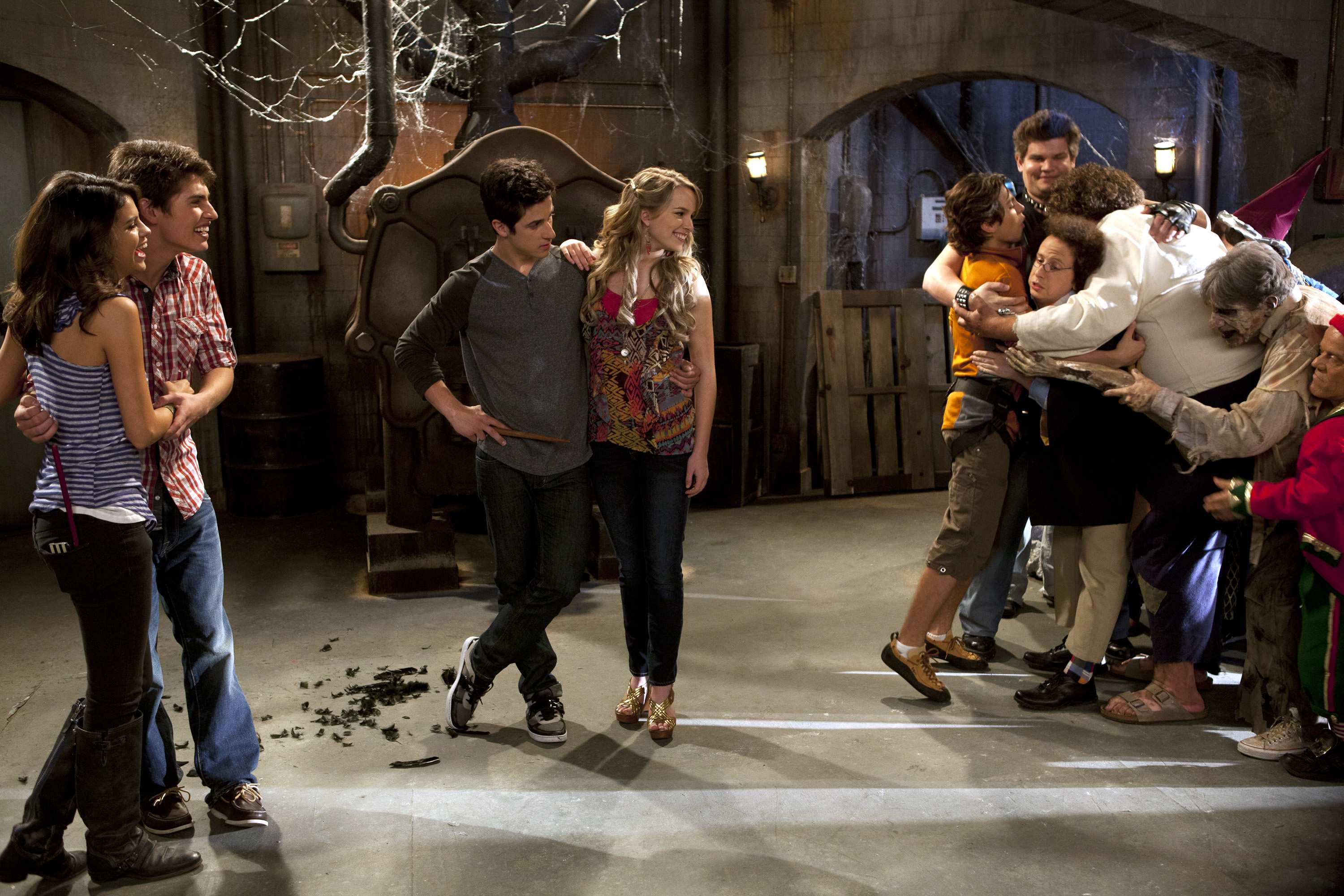 David Henrie in Wizards of Waverly Place (Season 4)