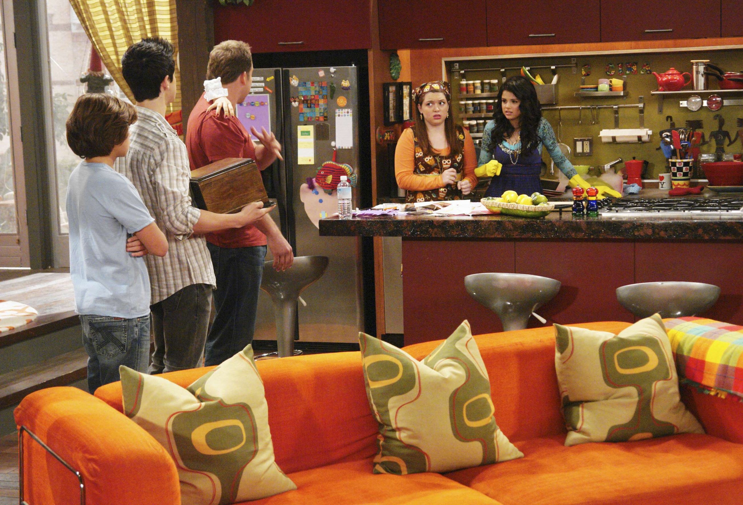 David Henrie in Wizards of Waverly Place (Season 2)