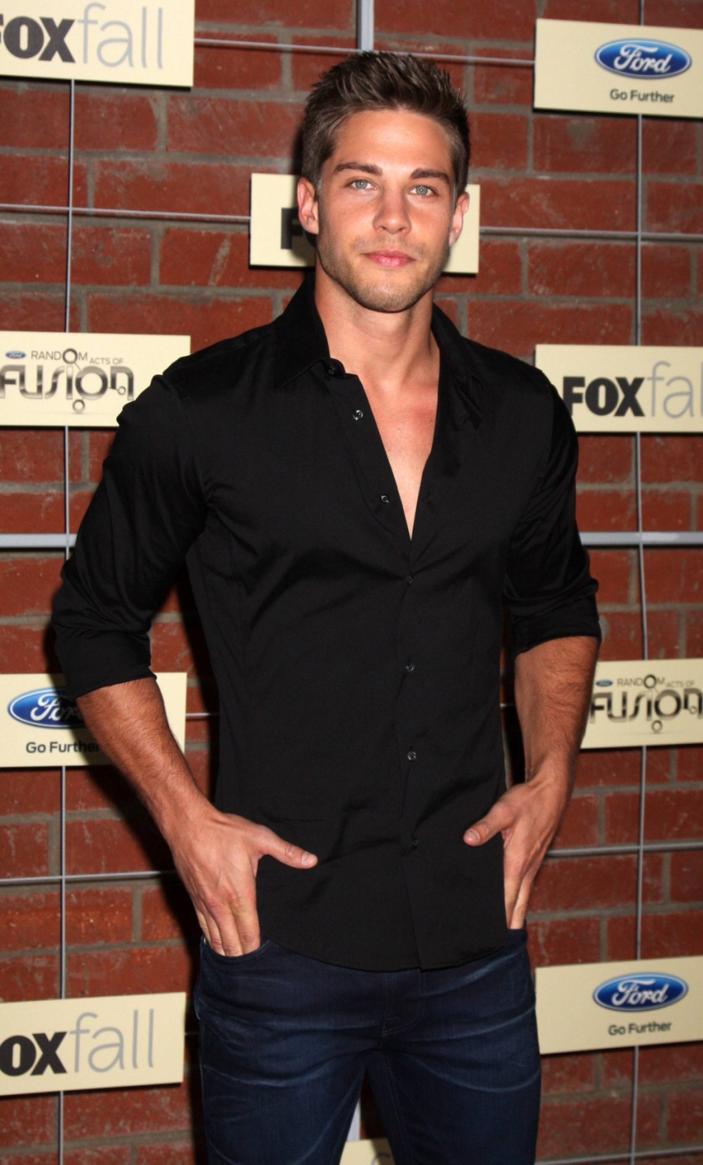 General photo of Dean Geyer