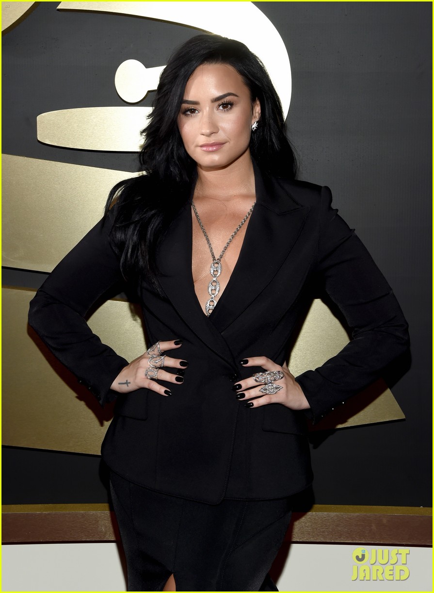 Demi Lovato in Grammy Awards 2016