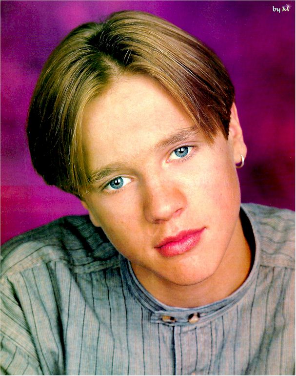 General photo of Devon Sawa