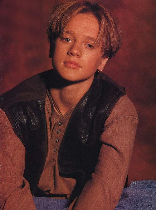 General photo of Devon Sawa