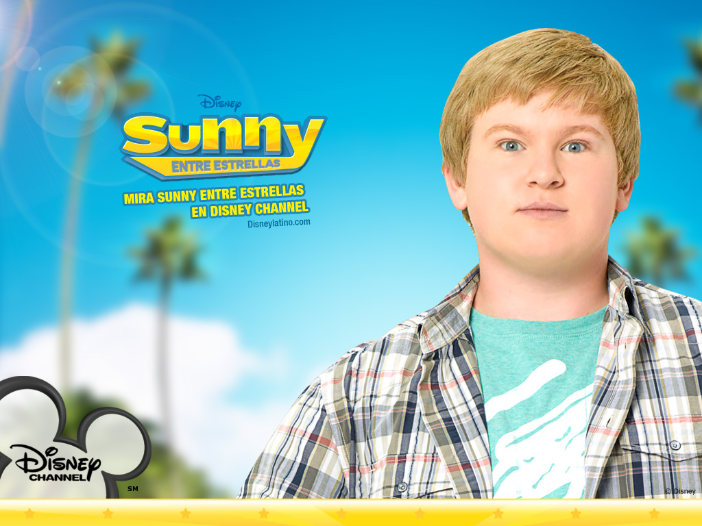 Doug Brochu in Sonny With A Chance