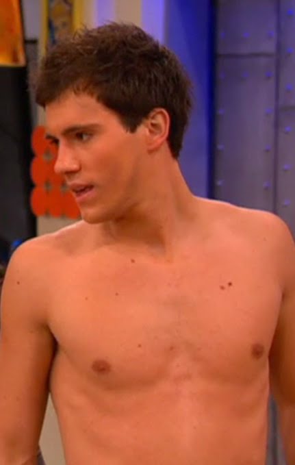 Celebs on icarly drew roy. 