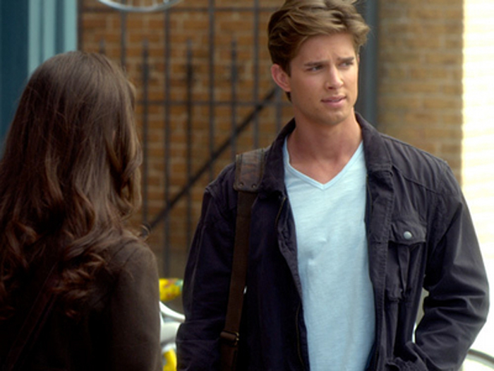 Drew Van Acker in Pretty Little Liars (Season 2)