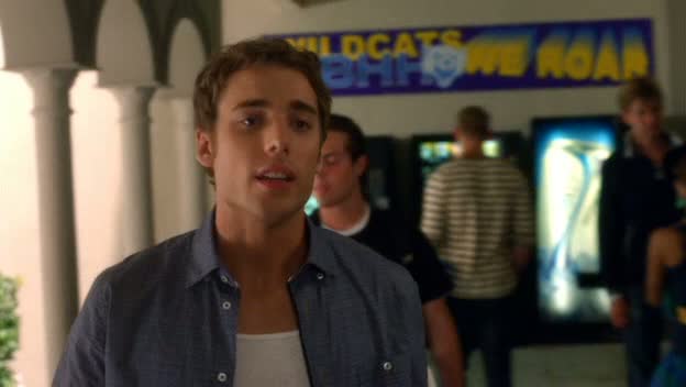 Dustin Milligan in 90210