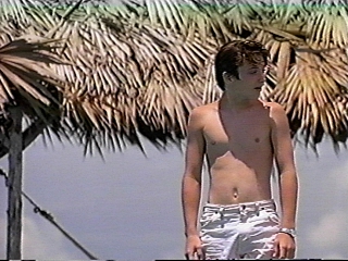 Picture of Elijah Wood in General Pictures - ewood050.jpg | Teen Idols 4 You