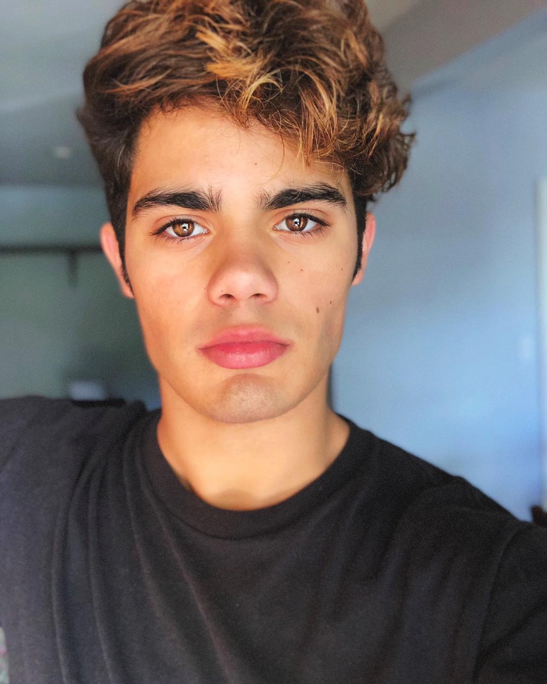 Picture of Emery Kelly in General Pictures - emery-kelly-1509940801.jpg ...