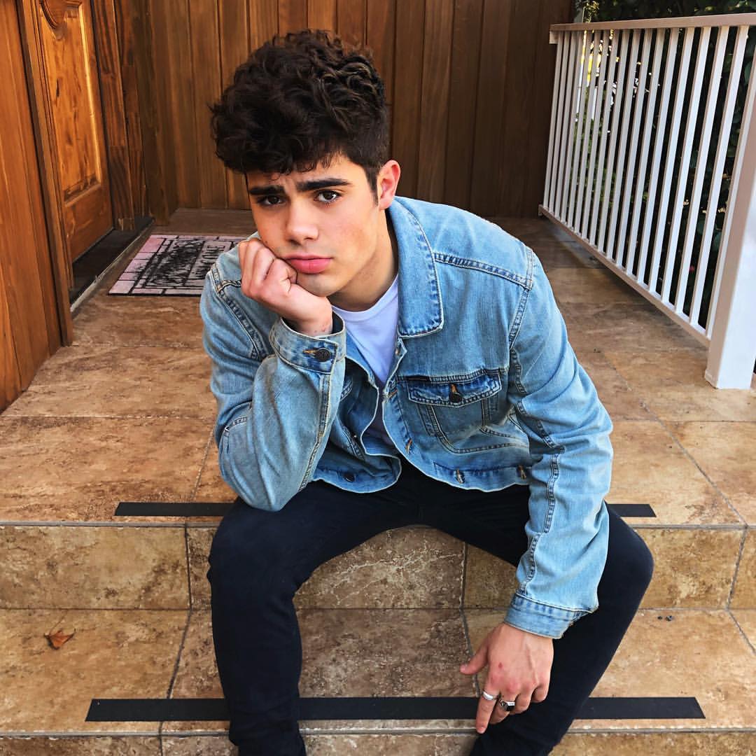 Picture of Emery Kelly in General Pictures - emery-kelly-1547410802.jpg ...