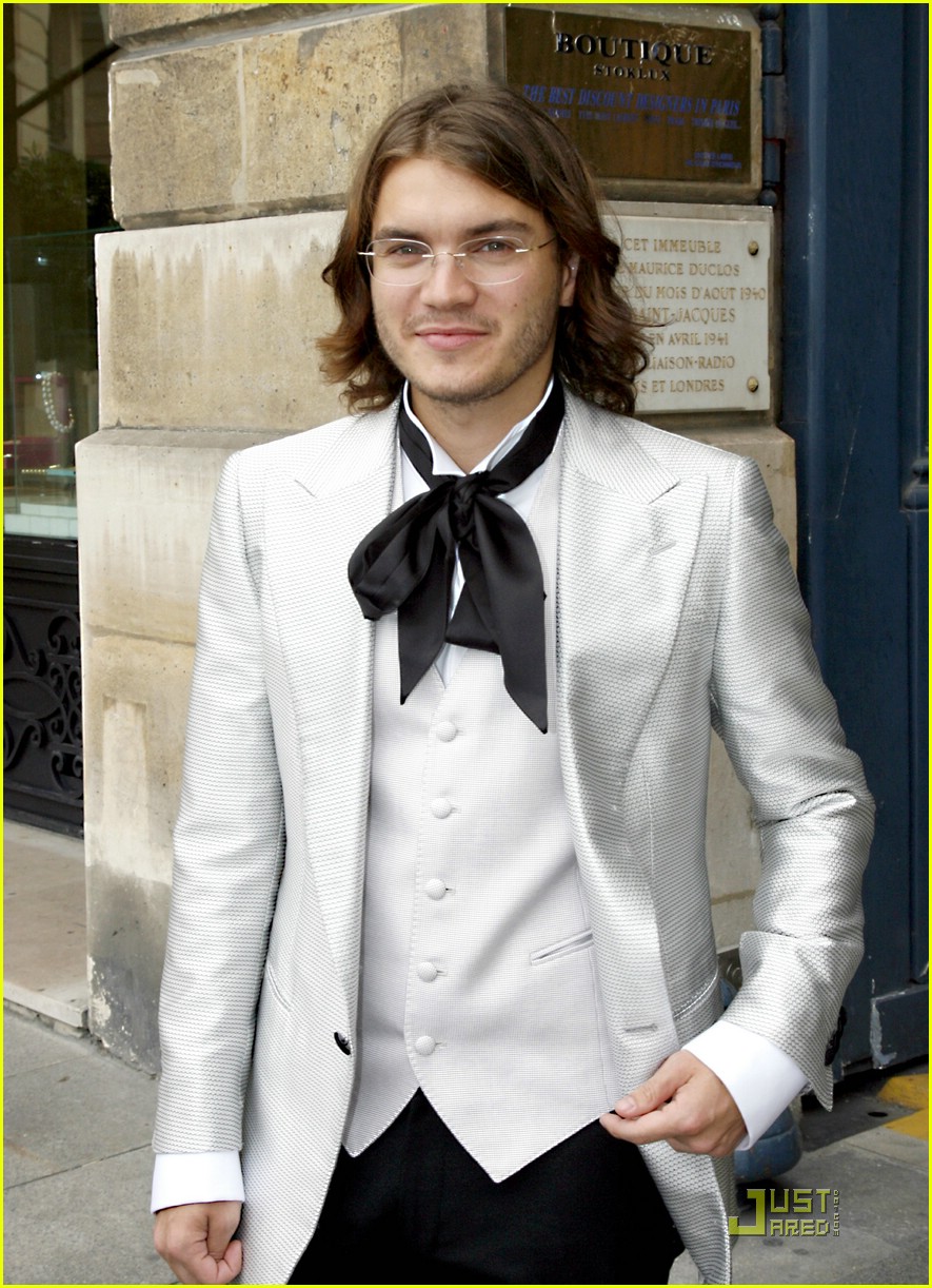 General photo of Emile Hirsch