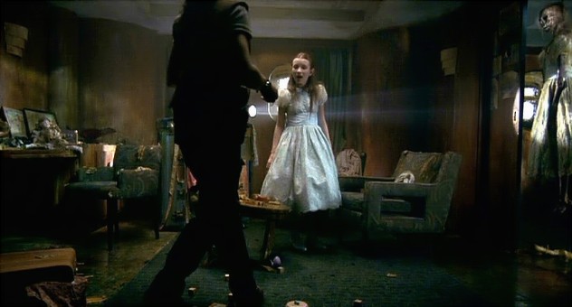 Emily Browning in Ghost Ship