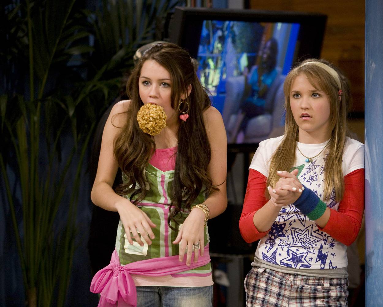 Emily Osment in Hannah Montana (Season 2)