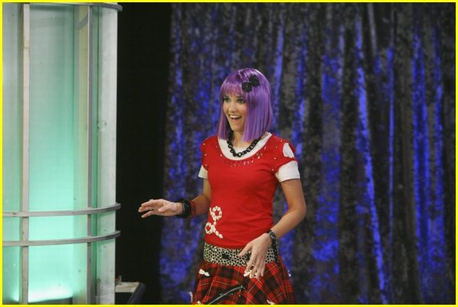 Emily Osment in Hannah Montana (Season 3)