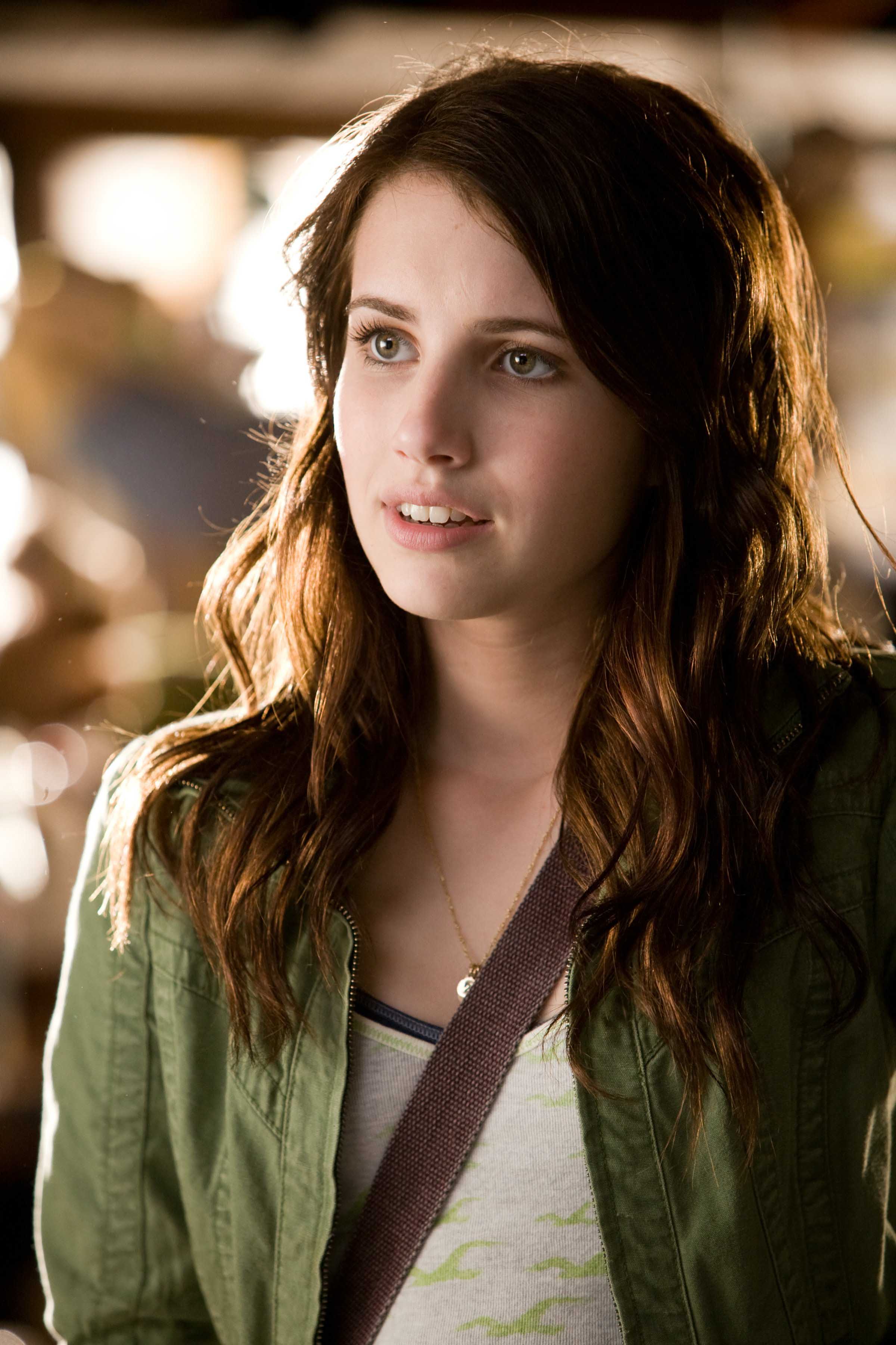 Emma Roberts in Hotel for Dogs