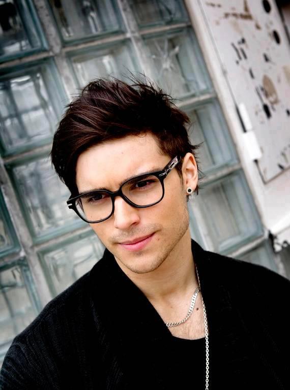 General photo of Eric Saade