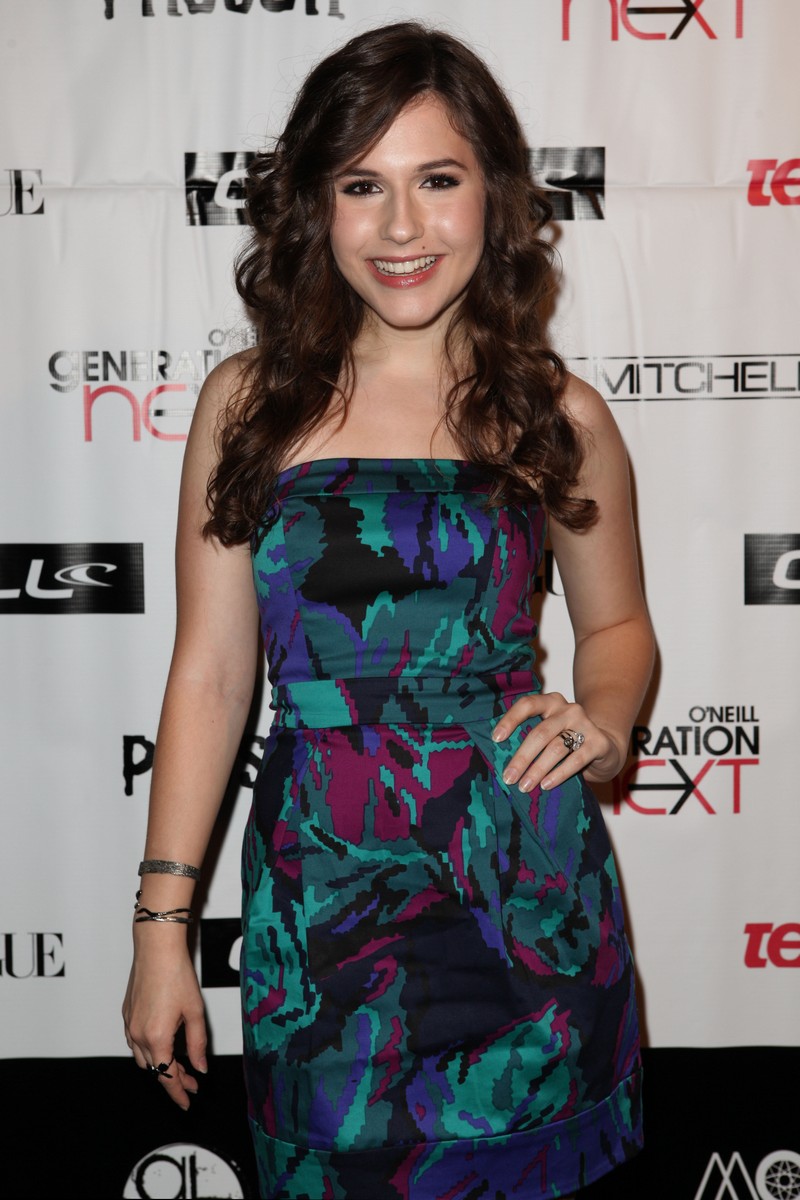 General photo of Erin Sanders