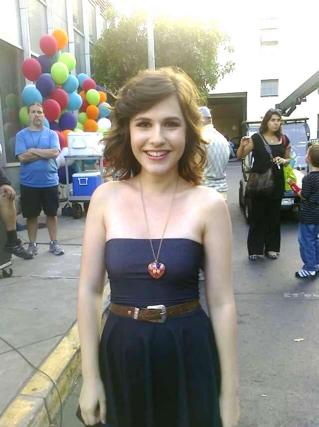 General photo of Erin Sanders