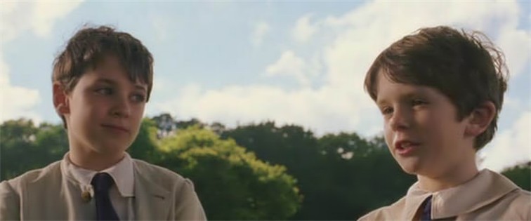 Freddie Highmore in Finding Neverland