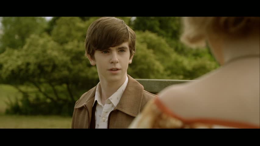 Freddie Highmore in Toast