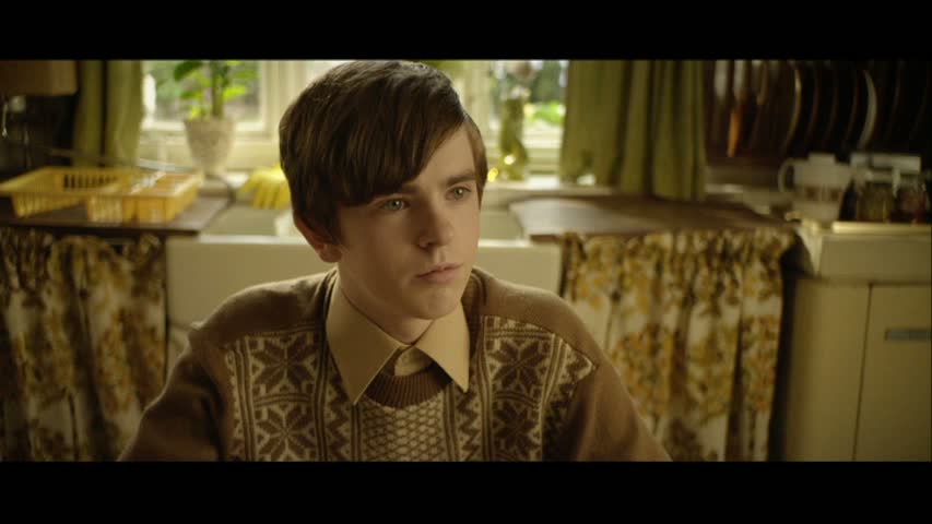 Freddie Highmore in Toast